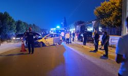 Düğün salonu önünde feci kaza! 4 Kişi yaralandı