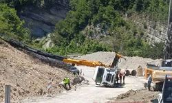 Kastamonu'da feci kaza: Şantiyede vinç devrildi