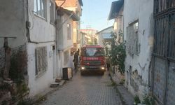 Korkunç yangın: Ev alev alev yandı, 1 kişi ağır yaralı