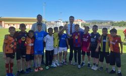 Taşköprü’de miniklerden büyük performans: İlkokullar arası futbol şenliği tamamlandı