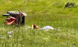 Traktör devrildi, altında kalan sürücü can verdi