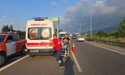 Feci kaza: Bariyerlere çarpan otomobilde 3 kişi yaralandı
