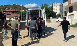 İnşaat işçisi 4. kattan zemine düştü