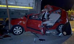 Ok gibi saplandı: Feci kazada 21 yaşındaki sürücü hayatını kaybetti