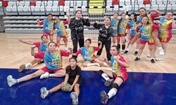 Kastamonu Hentbol Anadolu Yıldızları Kadın Takımı Türkiye 5'incisi oldu