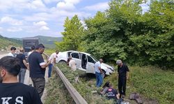 İki otomobil birbirine girdi! Kazada 5 kişi yaralandı