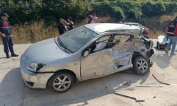 Kamyon ile otomobil çarpıştı: 1’i çocuk 3 yaralı