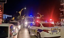 Otomobil ile motosiklet çarpıştı: Feci kazada 1’i ağır 2 kişi yaralandı