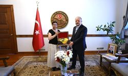 Kastamonu Valisi Dallı’dan Taşköprülü yapımcı Zeynep Kahreman’a teşekkür