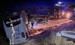 Bariyerleri aşan yolcu otobüsü şarampole devrildi: 2’si ağır 24 yaralı