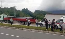 Ambulans tıra arkadan çarptı! 1 kişi yaralandı