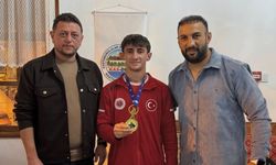 Dünya Şampiyonu Hamza’nın antrenöründen KAS-DER’e teşekkür