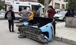 Feci kaza: Elektrikli motosikletle araç çarpıştı! 1’i çocuk 2 kişi yaralı