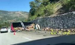 Freni boşalan tır duvara çarptı: 1 ölü, 1 yaralı