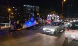İki otomobile çarptıktan sonra takla attı: 1 yaralı
