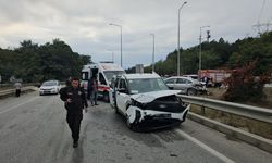 Kavşakta çarpıştılar: 3 kişi yaralandı