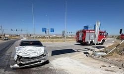 Kavşakta korkutan kaza: 5 kişi hastanelik oldu