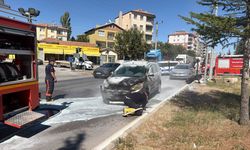 Kaza sonrası korku dolu anlar! Araç alev aldı