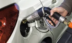 Motorin ve benzine zam geldi: Güncel akaryakıt fiyatları