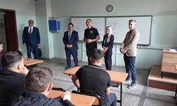 Kastamonu Emniyet Müdürü Tamer Taş’tan öğrencilere sürpriz ziyaret