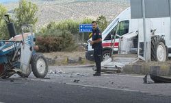 Taşköprü'de feci traktör kazası: Traktör ortadan bölündü, yaralılar var!