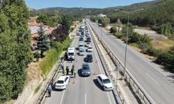 Üç aracın karıştığı feci kazada 5 kişi yaralandı