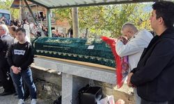 10 yaşındaki Eslem Sare gözyaşlarıyla Bartın’da toprağa verildi