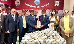 Bakan Yumaklı, Kastamonu Günleri’nde Taşköprü standını ziyaret etti