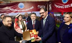 Bakan Yumaklı’dan Taşköprü standına ziyaret