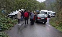 Feci kaza! Öğrenci servisi yan yattı, 5 yaralı