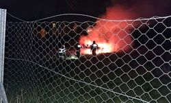 Feci kaza sonrası korku dolu anlar! Otomobil alev alev yandı