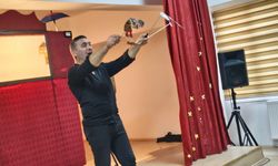 Hanönü’nde Hacivat-Karagöz ve illüzyon gösterisi ilgi gördü