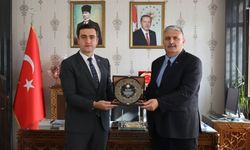 Kastamonu’da görev yeri değişen müdüre anlamlı veda