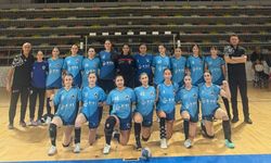 Kastamonu'nun kadın hentbol takımı sezona galibiyetle başladı