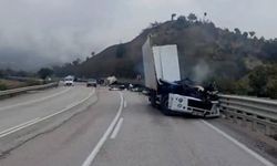 Kastamonu'nun komşusunda can pazarı! Tır paramparça oldu
