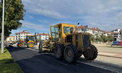Taşköprü’de bir cadde daha sıcak asfaltla yenilendi