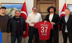 Taşköprülü futbolcu Göktuğ Demiroğlu’ndan Kaymakam Demirdağ’a ziyaret