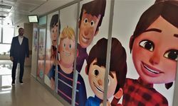 Hastanenin duvarları çizgi film karakterleriyle süslendi