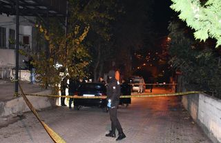 25 yaşındaki genç silahla kendini vurdu