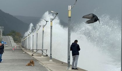Kastamonu’da dalgaların boyu 8 metre!
