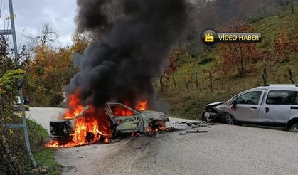 Kastamonu'da Feci Kaza: Araç Alev Alev Yandı! (Görüntü-Detaylar)