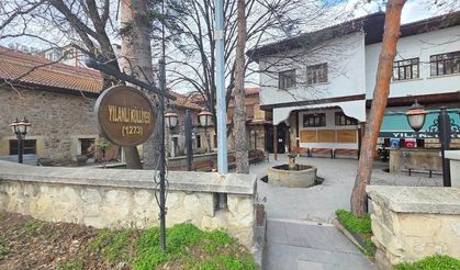 Kastamonulu mimardan tarihi paylaşım: Yılanlı Külliyesi'ne dikkat çekti!