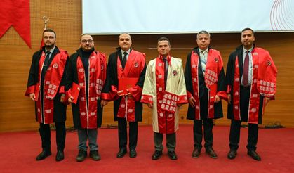 Kastamonu Üniversitesi'nde 89 akademisyen cübbe giydi: 95 akademisyen ödül aldı