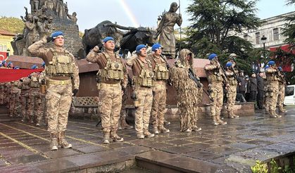 Kastamonu’da 19 Mayıs coşkusu: Sağanak altında 'Gençlik Yürüyüşü'