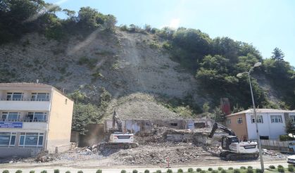 Kastamonu'da riskli lojman yıkılıyor: Bölge güvenli hale getirilecek