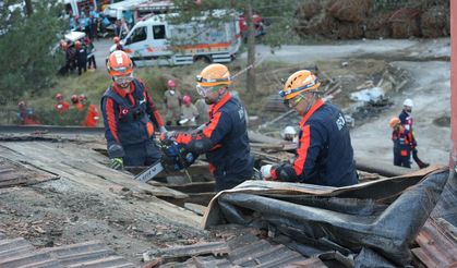 Kastamonu’da bina çökmesi tatbikatı gerçeği aratmadı