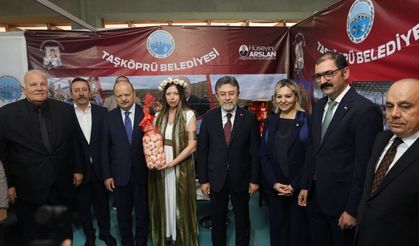 Bakan Yumaklı’dan Taşköprü standına ziyaret