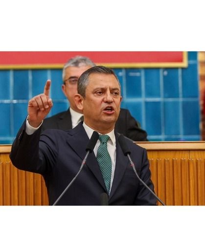Özgür Özel'den Kastamonu Belediye Başkanı Baltacı'ya övgü dolu sözler!