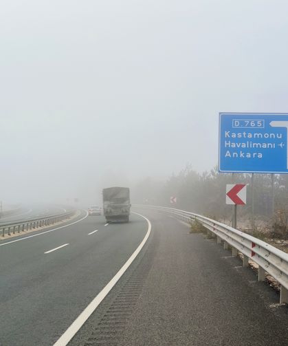 Göz gözü görmüyor: Kastamonu'da sis etkili oluyor!