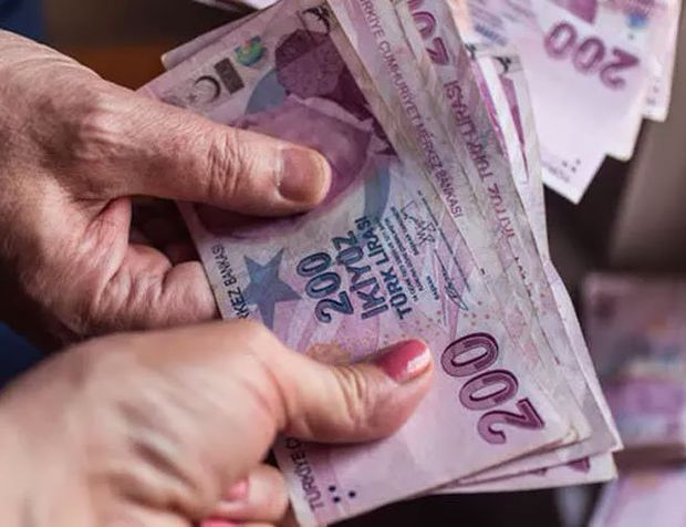 Aile'den 3,2 milyar TL'lik yaşlı ve engelli aylıkları hesaplarda